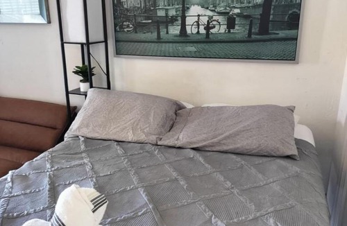 Parkside Apartment | Dewey Breeze Retreat F