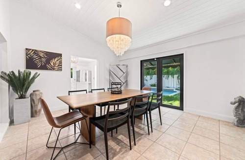 Lauderdale-by-the-Sea House | DIAMOND ESTATES: LAUDERDALE BY THE SEA - 6 QUEEN, 2.5 BATH, POOL & PATIO AREA