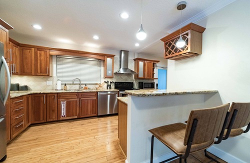 Central Fort Lauderdale House | DIAMOND ESTATES: FT LAUDERDALE - 4 QUEEN, 2 FULL, 2 FULL BATH, POOL & PATIO AREA