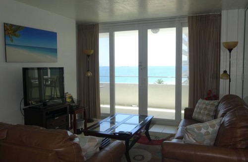 Galt Mile Condo | DIRECT OCEAN FRONT 2 BEDROOMS/2BATH HUGE BALCONY OVERLOOKS POOL, TIKI BAR, BEACH