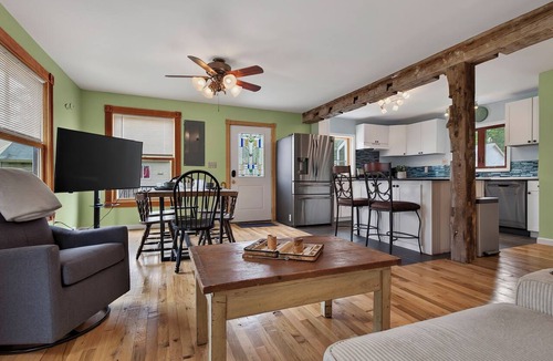 Canastota House | Direct Oneida Lake Access -Modern & Cozy Home w/Kayaks