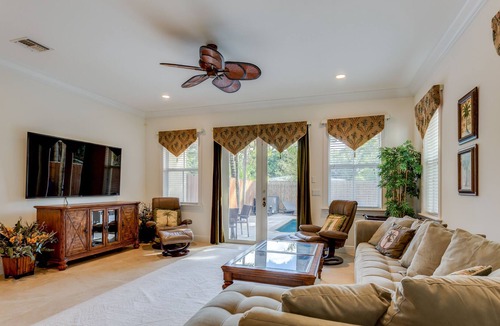 Tarpon River House | DISCOUNTED Downtown Location near EVERYTHING!