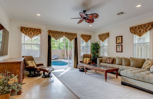 Tarpon River House | DISCOUNTED Downtown Location near EVERYTHING!