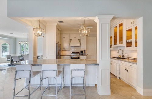 Birch Park Finger Streets House | Discounts! Starlight Beach House, Inquire for Long Stays!