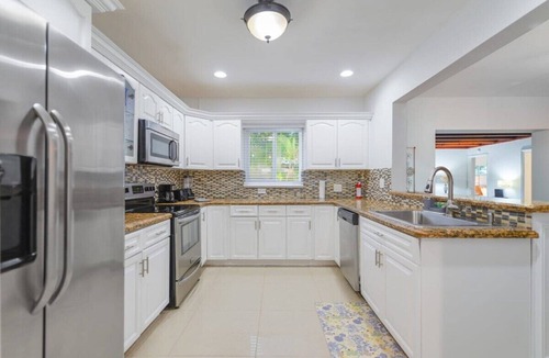 Northeast Miami House | Discover Serenity in this Tranquil Miami Home
