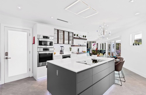 Wilton Manors House | Discover The Sapphire – A Stunning, Vibrant Waterway Home Offering Style, Comfort & Relaxation!