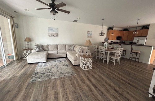 Selbyville House | ‘Dockside Retreat’ 3bd Townhome walking distance to the pool &3mil to the beach
