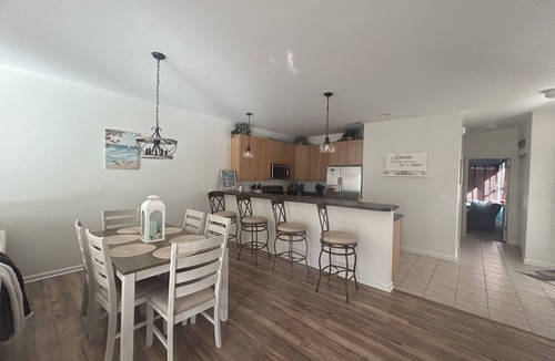 Selbyville House | ‘Dockside Retreat’ 3bd Townhome walking distance to the pool &3mil to the beach