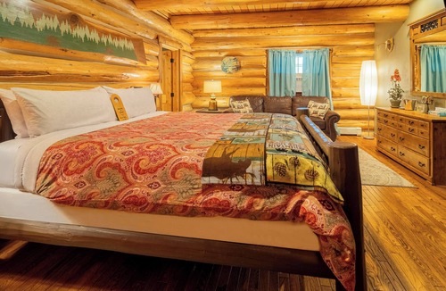 Bonners Ferry Hotel | Dodge Peak Lodge
