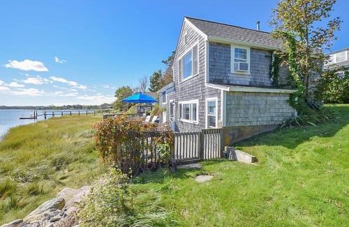 Eastham House | Dog Friend Waterfront Home