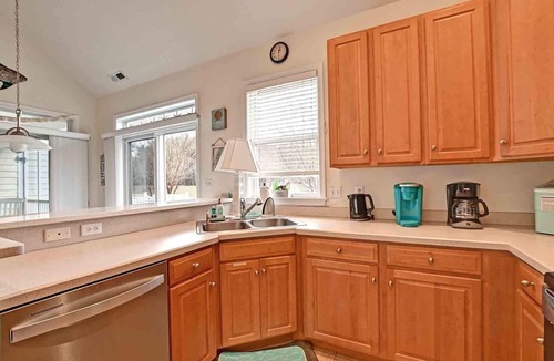 Ocean View House | Dog Friendly, 3 bedroom Townhome in the Bear Trap Dunes Community! WIFI, Community Pool, Beach Shuttle, and more!