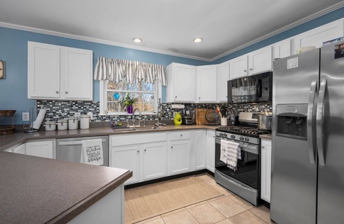 Sagamore Beach House | Dog friendly and spacious just minutes from Scusset Beach