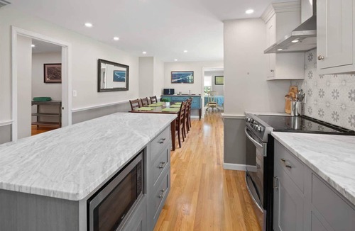 Chatham House | Dog Friendly Chatham 4 Bedroom, A/C