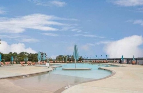 Selbyville House | Dog friendly| community pool | gym| kayak| bayside