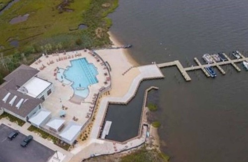 Selbyville House | Dog friendly| community pool | gym| kayak| bayside