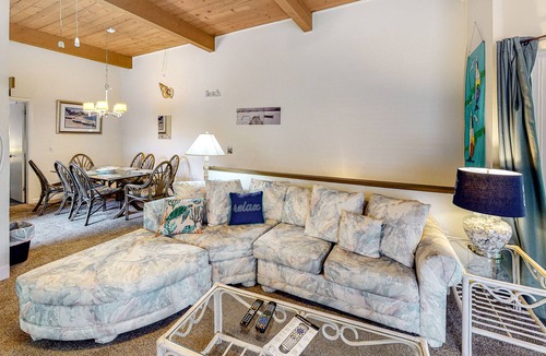 Ocean Pines Condo | Dog-friendly condo with pool plus lake, canal & golf course views