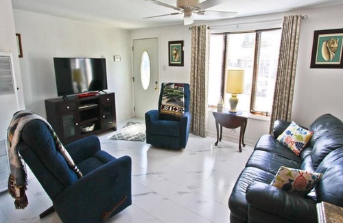North Cape May House | Dog Friendly cottage located seven short blocks to The Bay and Ferry terminal. Sleeps 6.