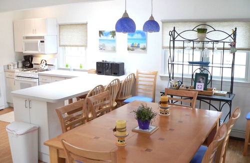 Northwest Harwich House | Dog Friendly Great July/August Weeks Open 2 Minute Walk To Beach Full A/C