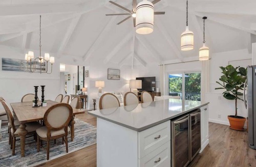 Southern Shores House | Dog Friendly, Heated Pool, Hot Tub, 5Min to Beach!