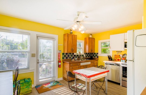 Tarpon River House | Dog-friendly home with lovely garden & patio - walk to the river & downtown