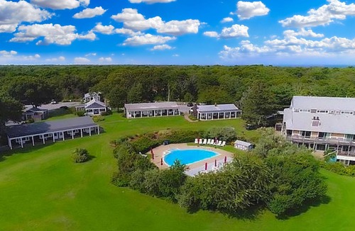 Oak Bluffs Apartment | Dog-friendly studio condo with pool & tennis - close to beaches & golf