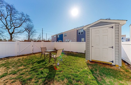 Wyoming House | Dog-friendly townhouse with enclosed backyard, grill, streaming, fireplace, AC