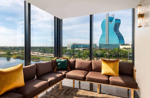 Hollywood Hotel | Dolce by Wyndham Hollywood