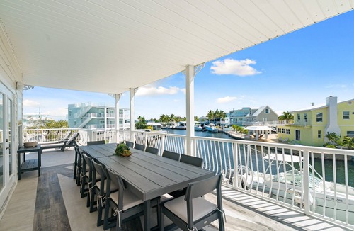 Cross Key Waterways House | Dolphin Paradise: Pool, Elevator, Waterfront with Dock