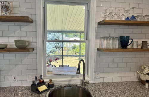 Villas Cottage | Don't miss a Summer on the bay! Book now!