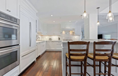 Chatham Condo | Downtown Chatham Luxurious & Spacious Condo w/Roof Deck - Close to Oyster Pond