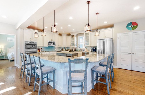 Country Club Estates House | Downtown home near the ocean with enclosed yard, WiFi, AC & beach gear - dogs OK