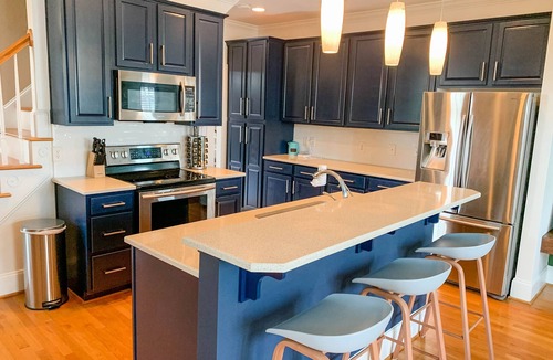 Southwest Raleigh Condo | Downtown Raleigh- Walk to Capital, NC State, Starbucks, Peace University, Food