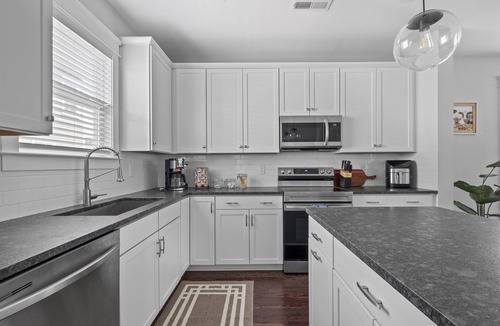 Jackson Ward House | Downtown RVA Cozy 3BR Near VCU
