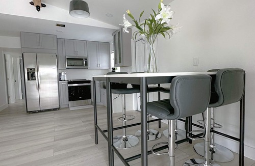 Hialeah House | Dream Vacation House 4B/2B Miami, FL