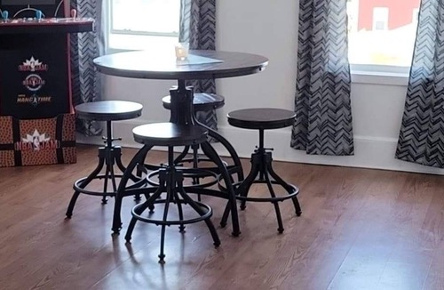 Fall River Apartment | Dreamy 4/ free WiFi and parking minutes away from everything