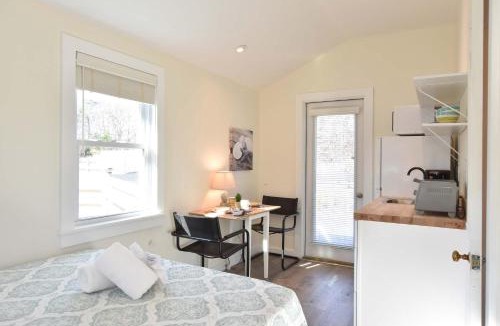 North Eastham House | Dreamy Cottage for Two Close to Beaches