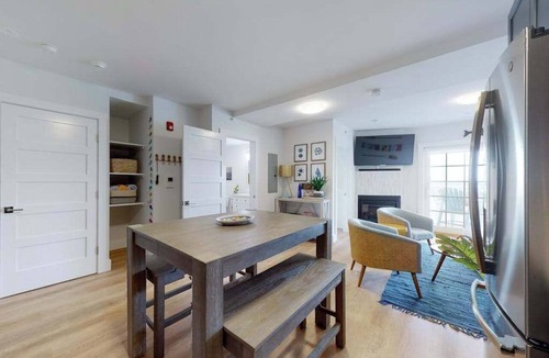 Dennis Port Condo | Dreamy ocean-view perch with furnished balcony & beach access - dog-friendly