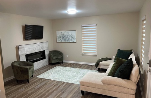Durham House | Drexall Haven - Stylish + Peaceful Stay