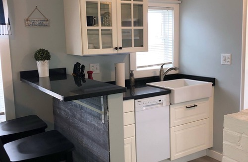 Dennis Port Cottage | Driftwood Cottage- Cozy Gas Fireplace - Walk to beach