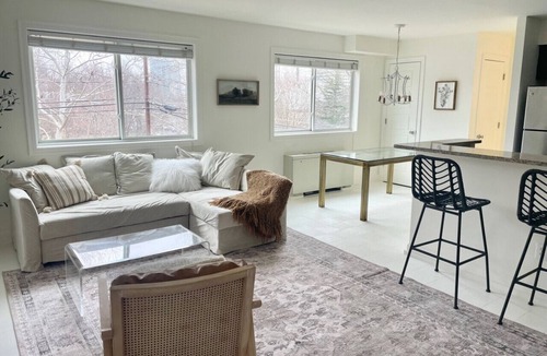 Aurora Highlands Condo | Dual Executive King/Double(2x) Suite/5 min to DCA Pentagon HQ2/Free Parking