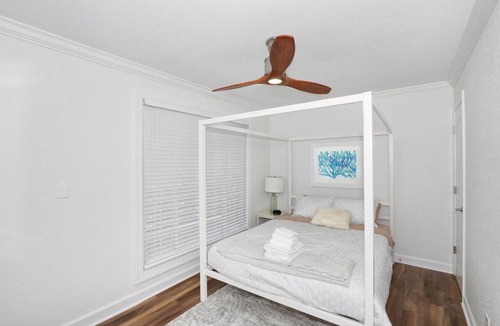 Willoughby Spit Apartment | Dune Cottage Shell Suite (2 bed/2 bath beach condo)