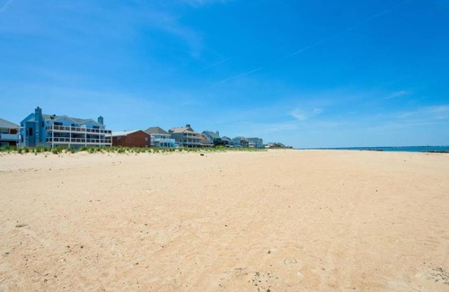 Willoughby Spit Apartment | Dune Cottage Shore Suite (2-Bd/2-Bth Beach Condo)