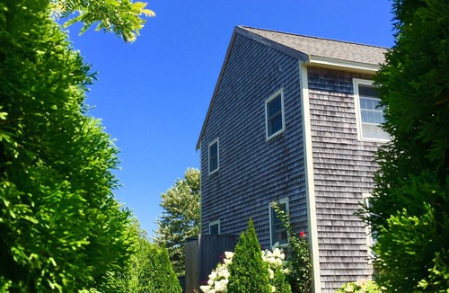 Nantucket Condo | Duplex Sunny Condo in residential neighborhood, 5min walk to bike paths!