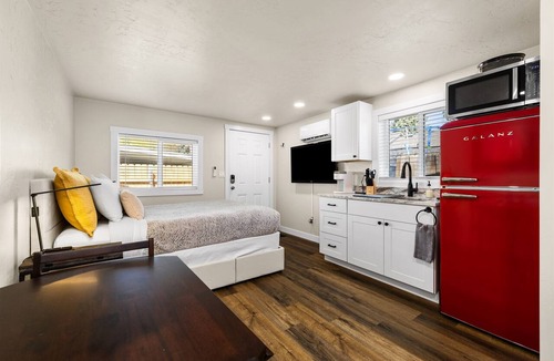 Eagle Apartment | Eagle Nest Retreat | Modern Studio in the Heart of Eagle