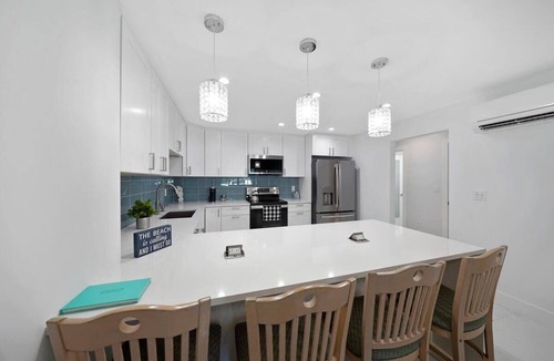 Melaleuca Gardens Apartment | East Beach Apart By Dream Vacation unit 2