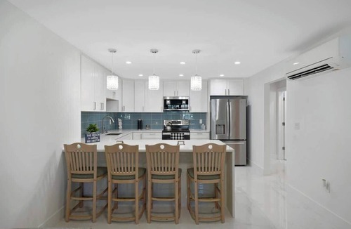 Melaleuca Gardens Apartment | East Beach Apart By Dream Vacation unit 2