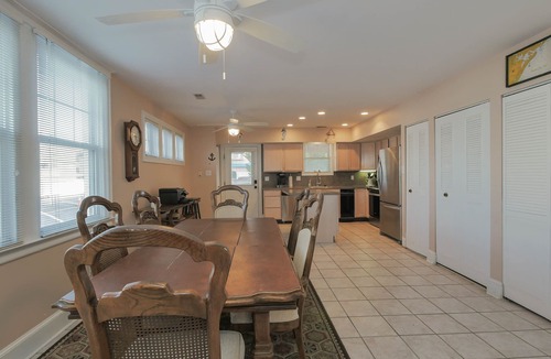 North End Condo | Easy beach access! 3 bedroom, 2.5 Bath, a must see!
