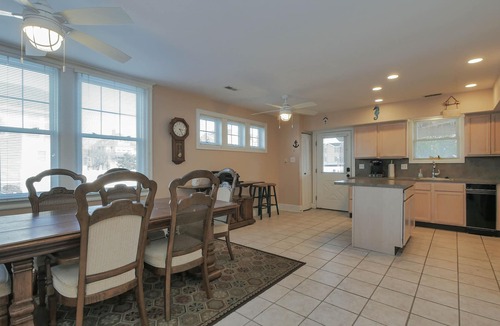 North End Condo | Easy beach access! 3 bedroom, 2.5 Bath, a must see!