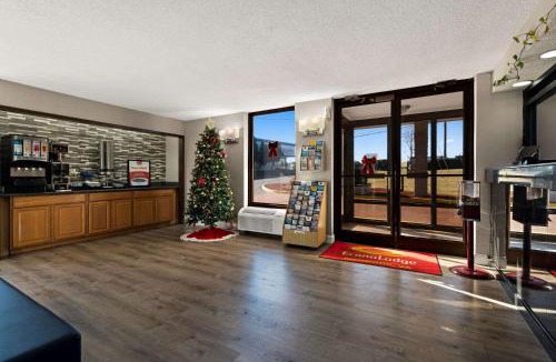 Dumbarton Cabin | Econo Lodge