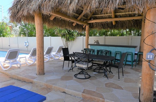 Lauderdale-by-the-Sea House | Eden's Reef-2Bedroom/2.5Baths- Sleeps 8- Walk to Beach- Heated Pool